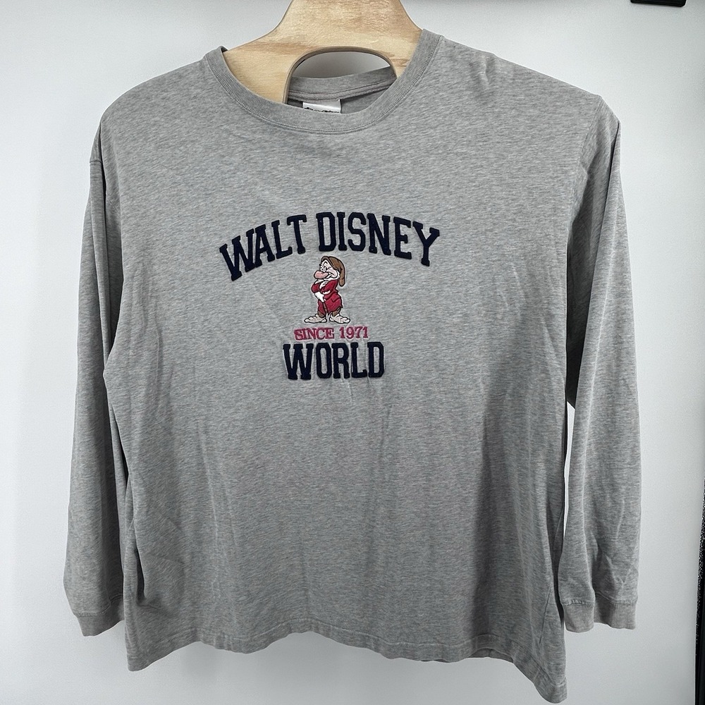 Vintage Walt Disney World Grumpy Long Sleeve Pullover Gray Round‎ Neck T-Shirt